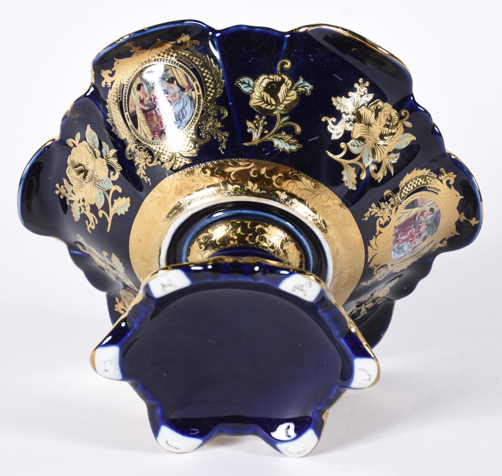 Fruteira de porcelana na cor azul cobalto com detalhes em dourado e... - foto 4 de 4
