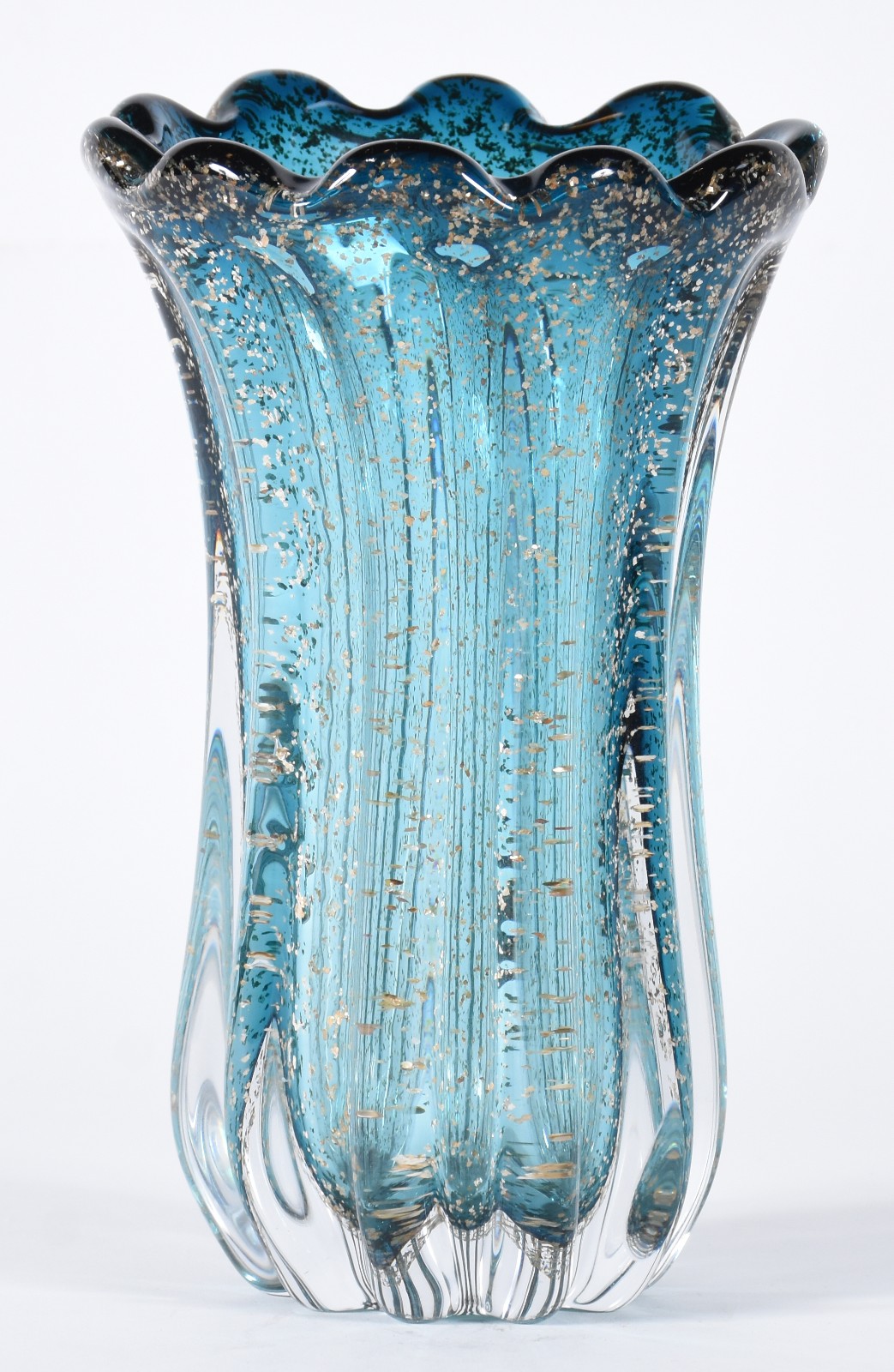Vaso de vidro decorativo na cor azul com pó de ouro. - foto 1 de 4