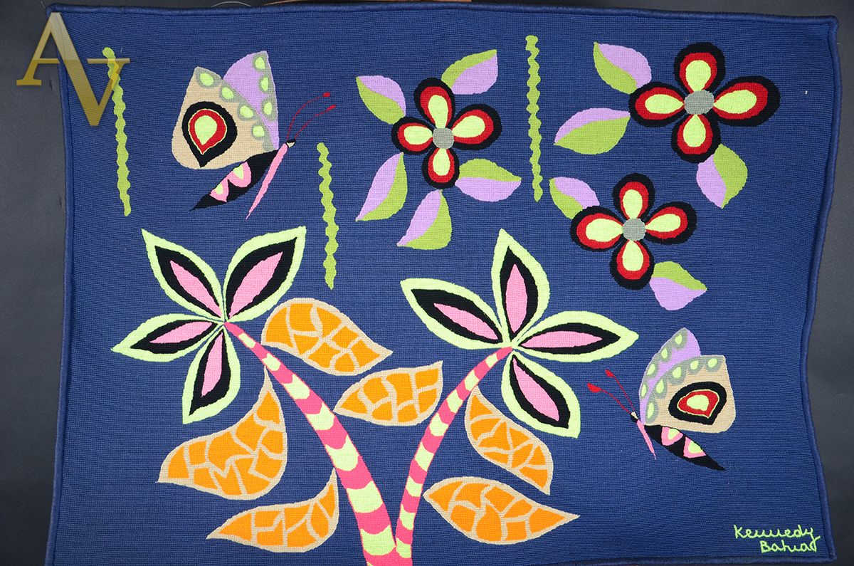 KENNEDY - Tapeçaria - Flores e borboletas - 1.33 x 0,97 m.
