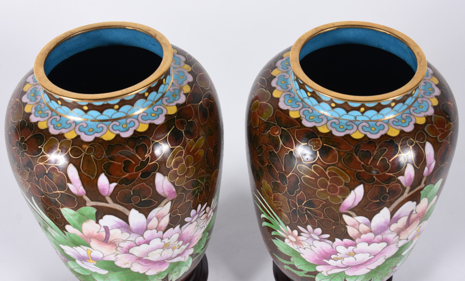Par de potiches de cloisonné com flores em policromia sobre fundo... - foto 3 de 5