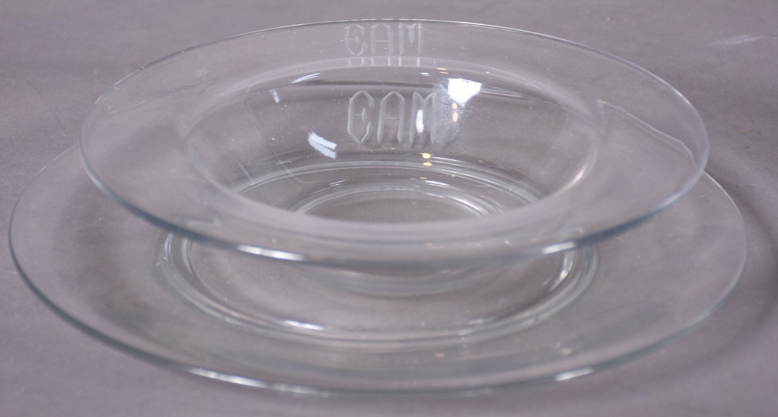 Serviço de jantar e copos em demi cristal monogramado, composto de... - foto 5 de 8