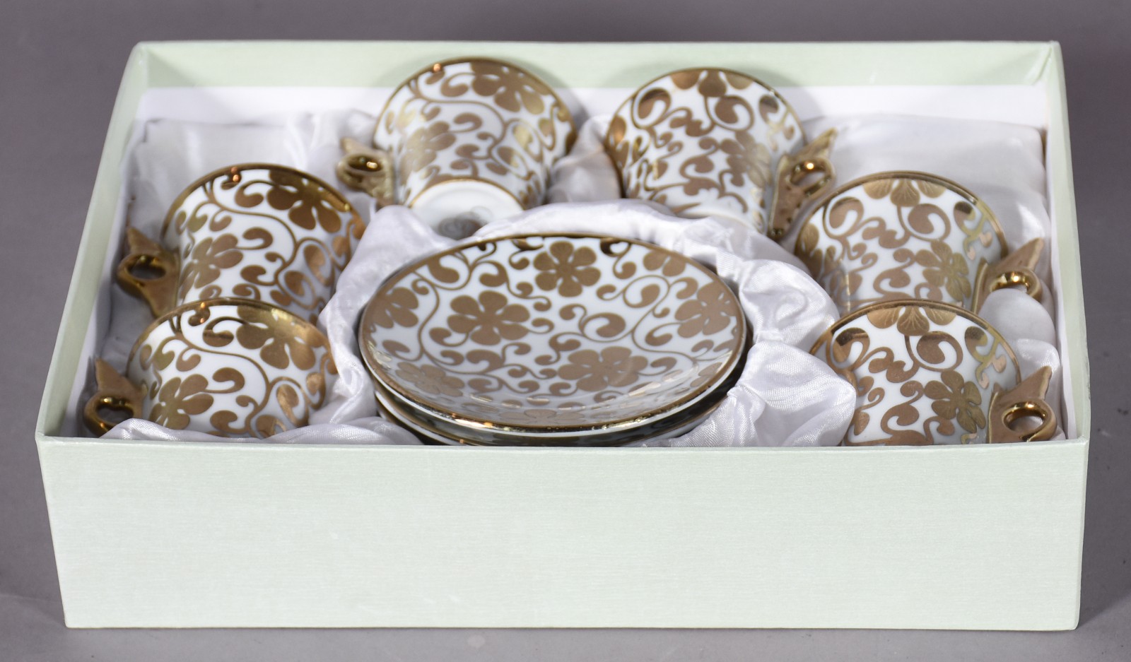 Conjunto de 6 xícaras com pires para café de porcelana branca com... - foto 5 de 5