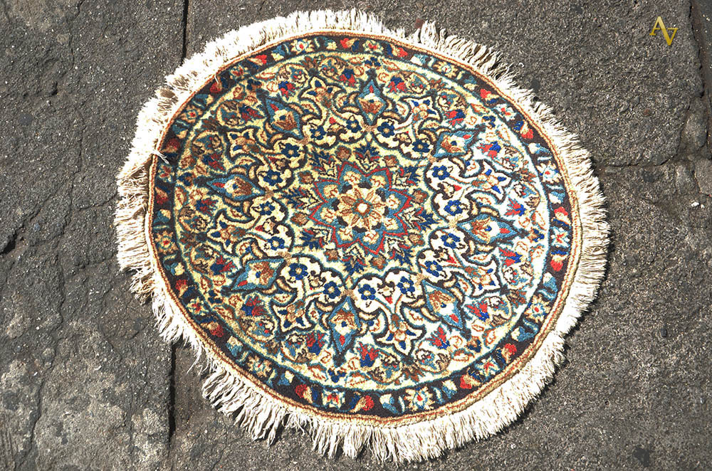 Tapete Naim redondo. Diam. 76 cm.