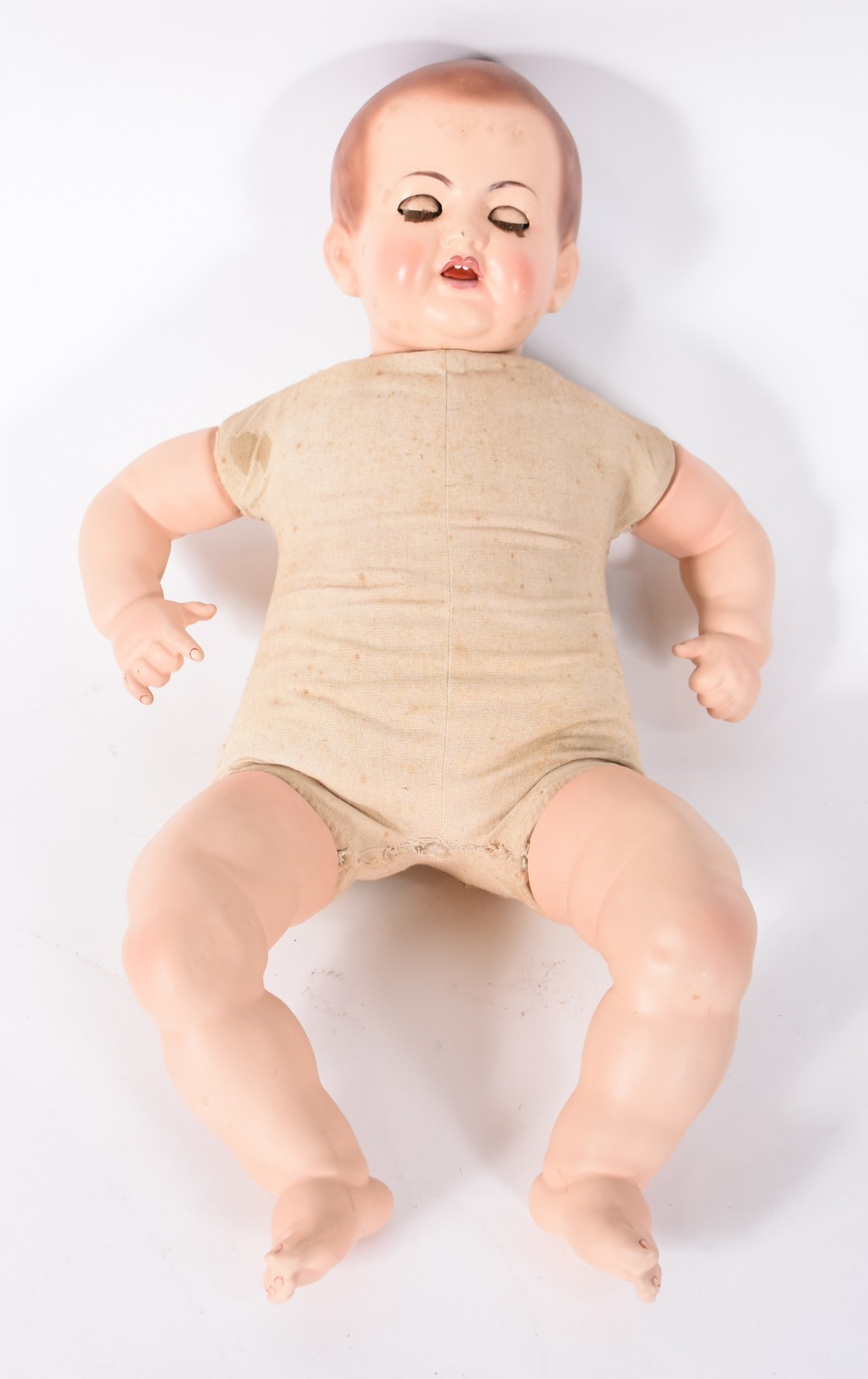 Boneco antigo com pés, cabeça e mão de massa. - foto 1 de 5
