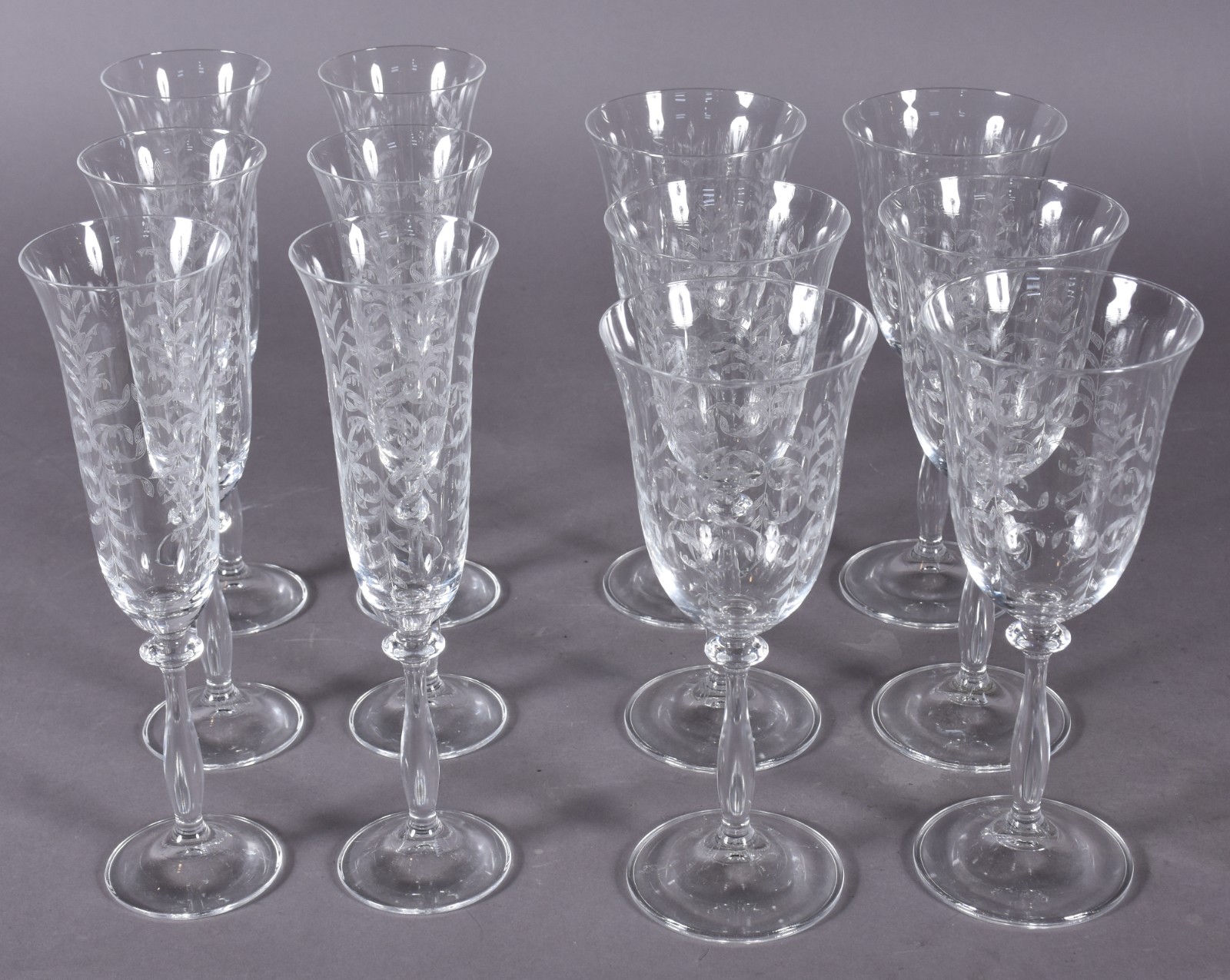 Conjunto de cristal da Bohemia composto de 6 taças para vinho tinto e... - foto 2 de 4