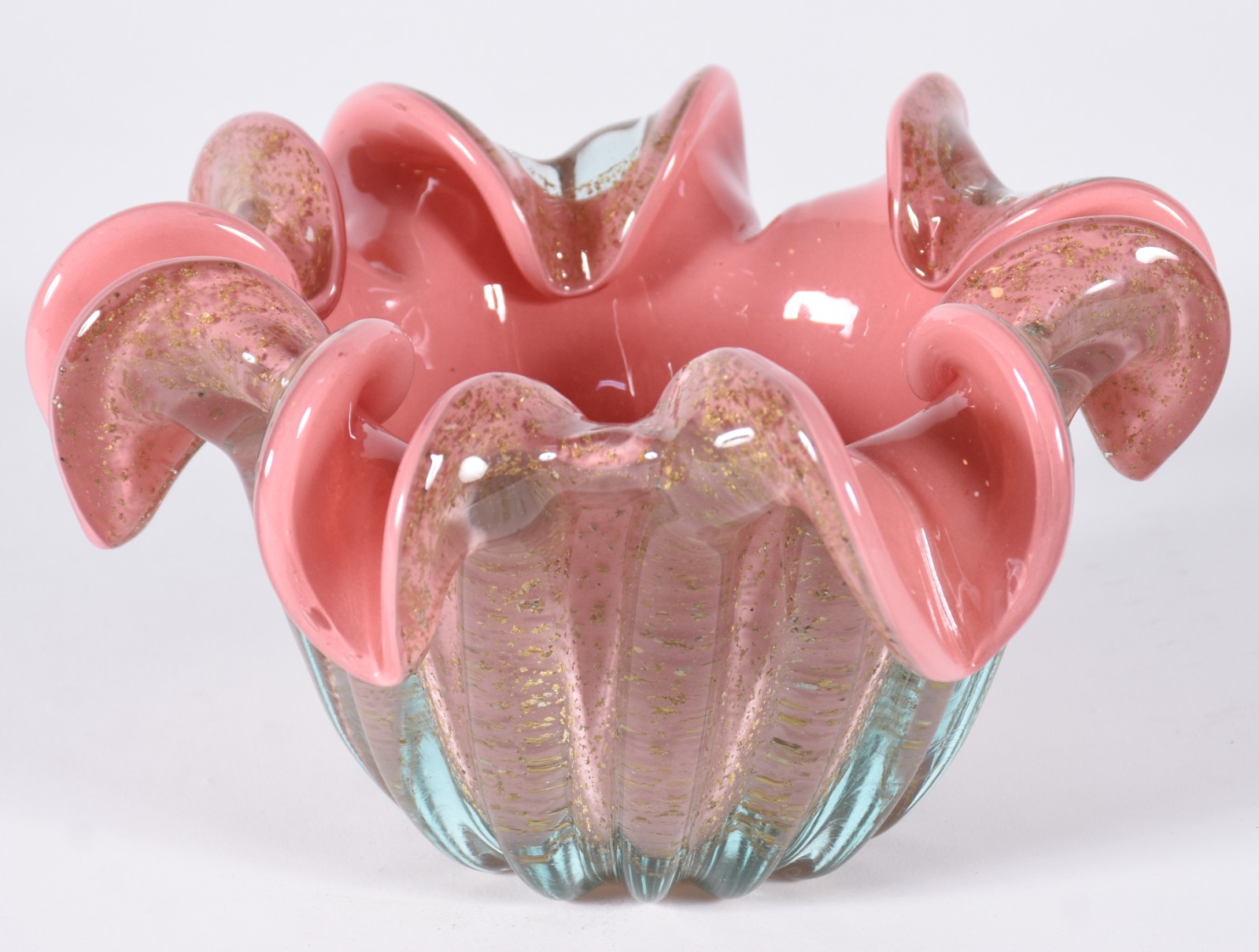 Bowl de vidro decorativo rosa em gomos, borda em "babados" - foto 1 de 4