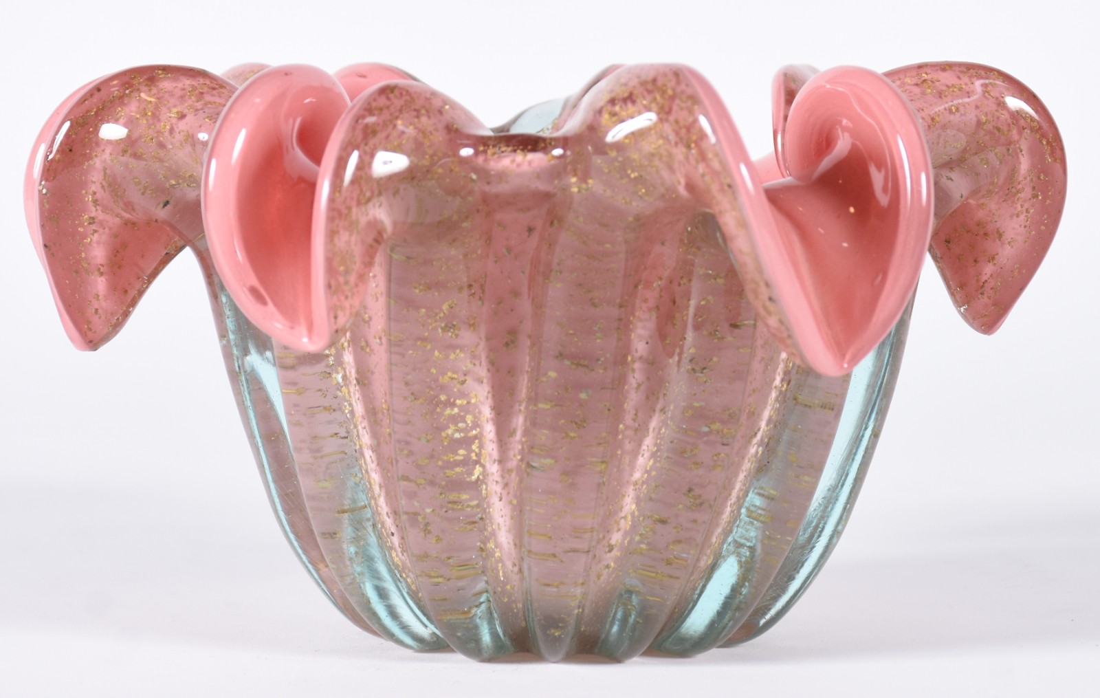 Bowl de vidro decorativo rosa em gomos, borda em "babados" - foto 2 de 4