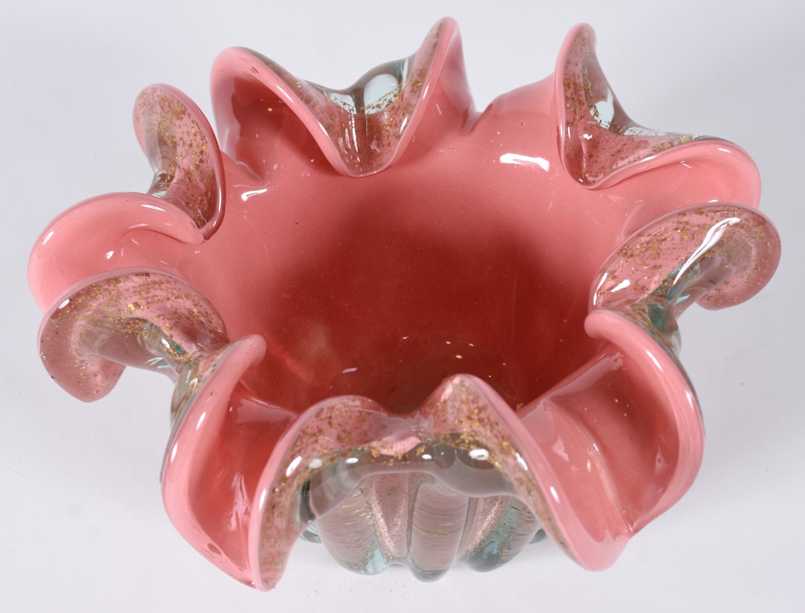 Bowl de vidro decorativo rosa em gomos, borda em "babados" - foto 3 de 4