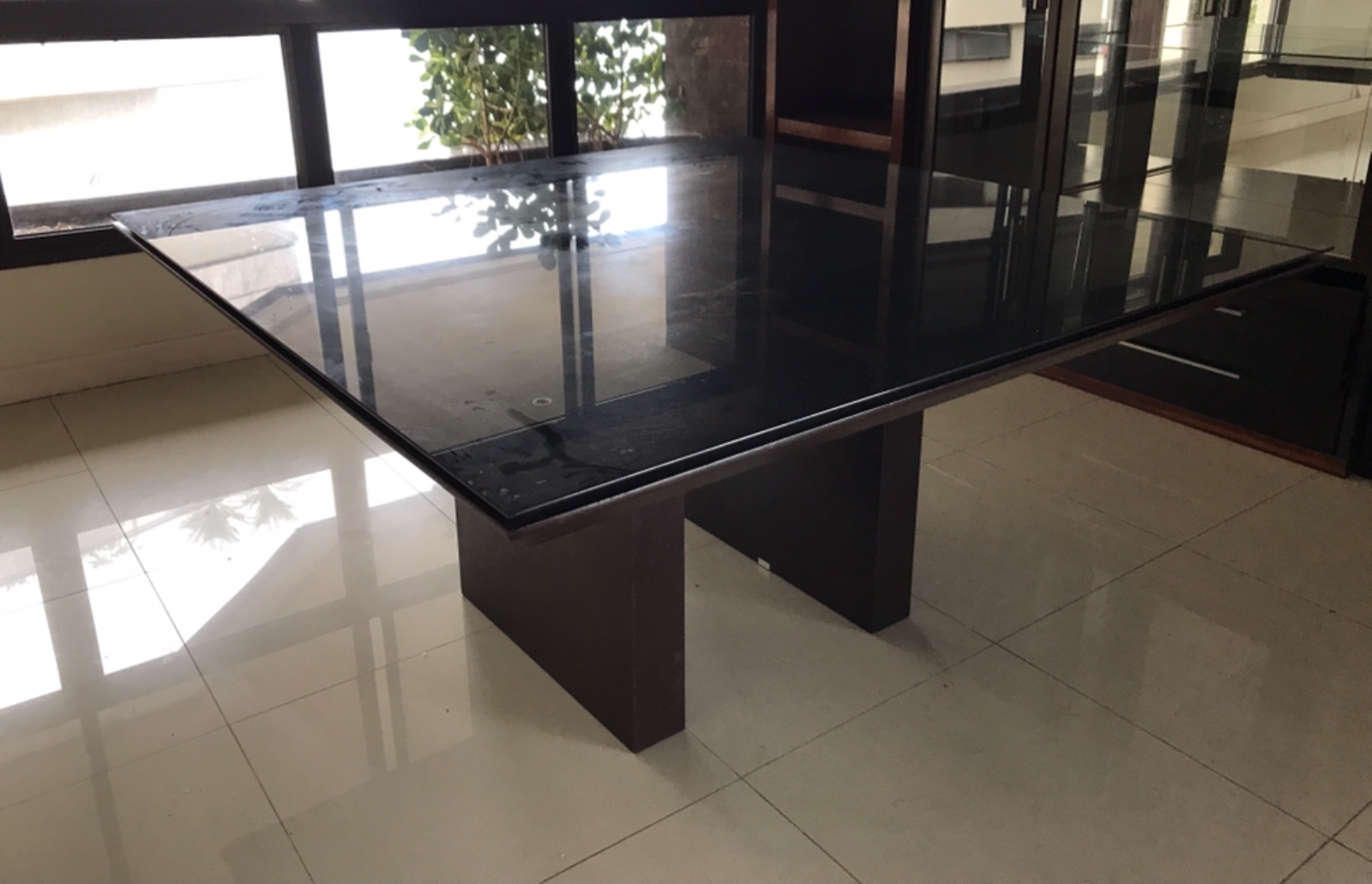 Mesa de jantar com tampo de vidro, fabricação Breton actual. Pequeno... - foto 4 de 8