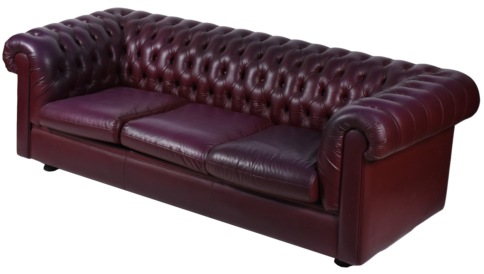 Sofá Chesterfield para tres lugares estofado em curvim vinho e... - foto 2 de 5