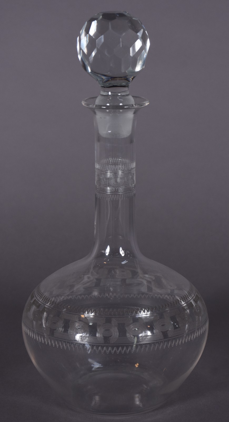 Licoreira e 6 taças para champagne de cristal de modelos diferentes. - foto 2 de 5