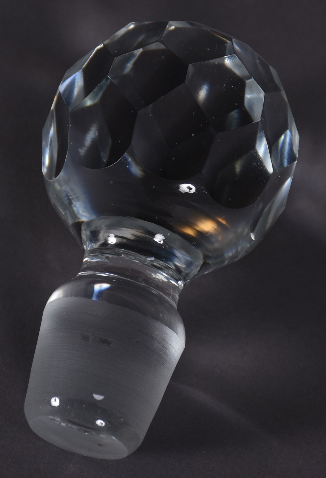 Licoreira e 6 taças para champagne de cristal de modelos diferentes. - foto 5 de 5