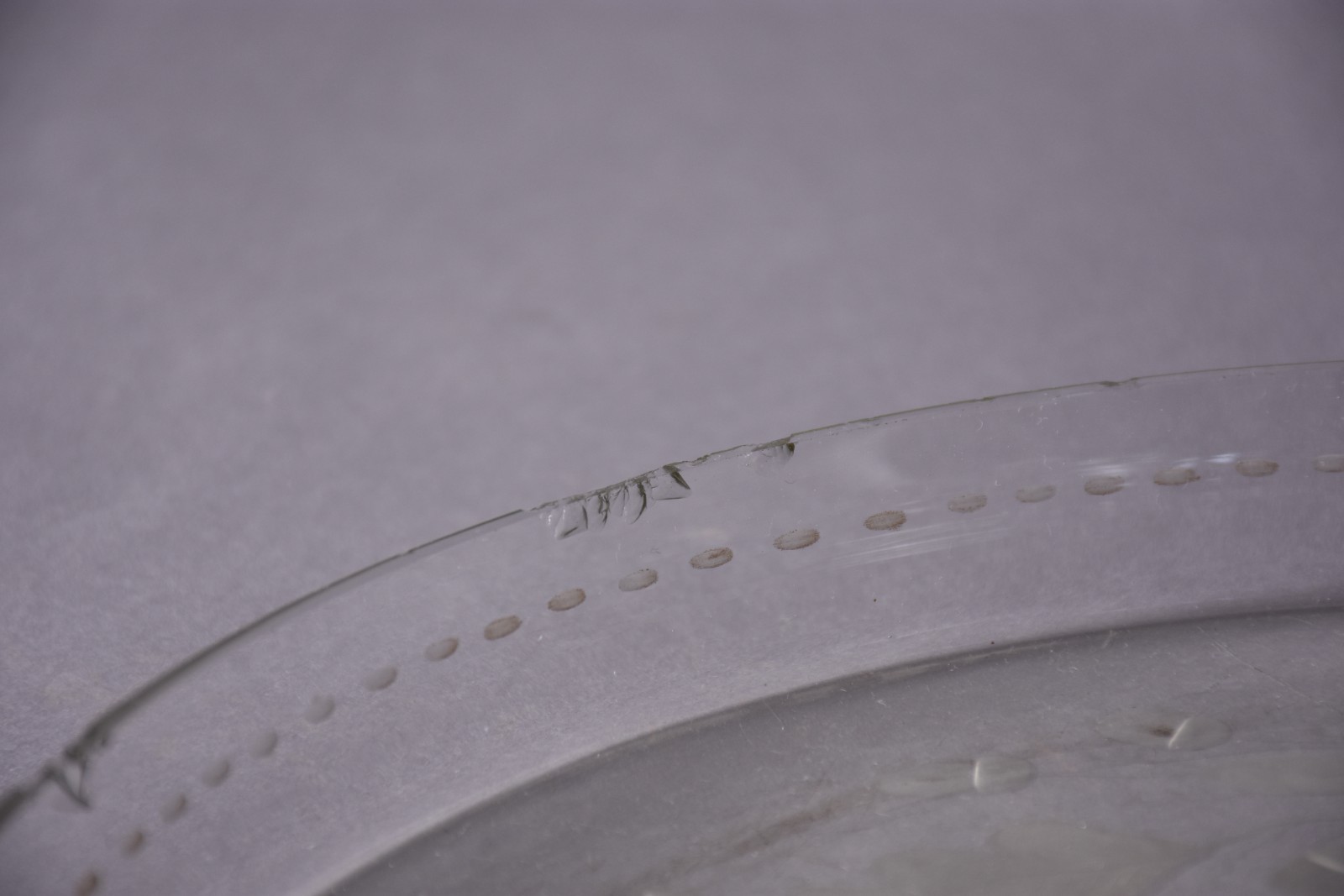 Poncheira de cristal lapidado com presentoir, cinco canecas e concha... - foto 9 de 10
