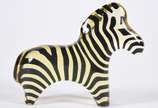 Abraham Palatnik (1928-2020), Zebra - Estatueta em resina de poliéster. Marca na base Silon Rio Brasil.