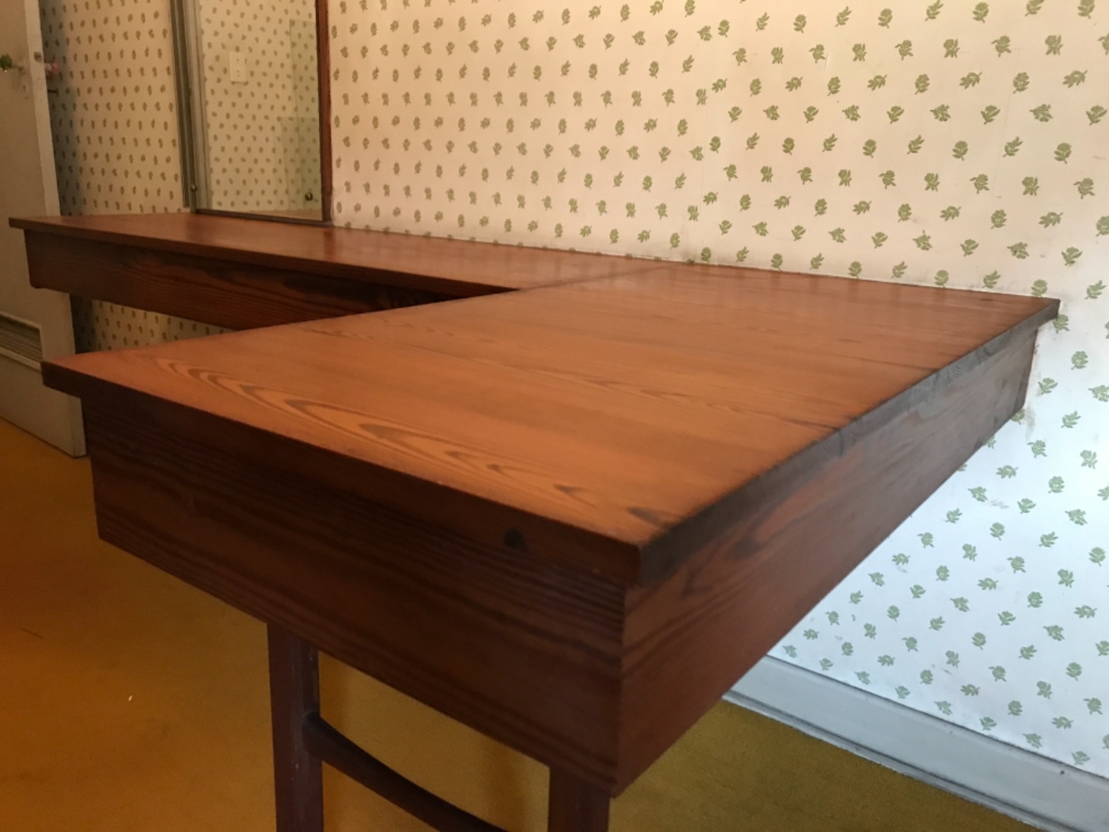 Móvel para quarto em madeira "pinho de riga" com 4 gavetas e espelho... - foto 4 de 9