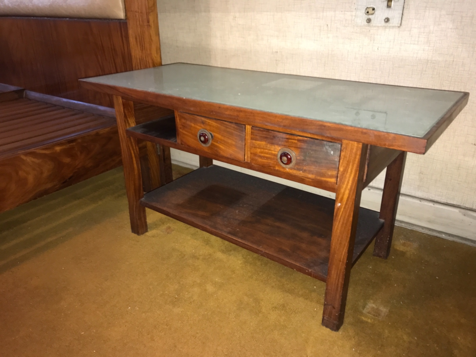 Conjunto para quarto de casal composto de cama (dois estrados... - foto 3 de 6