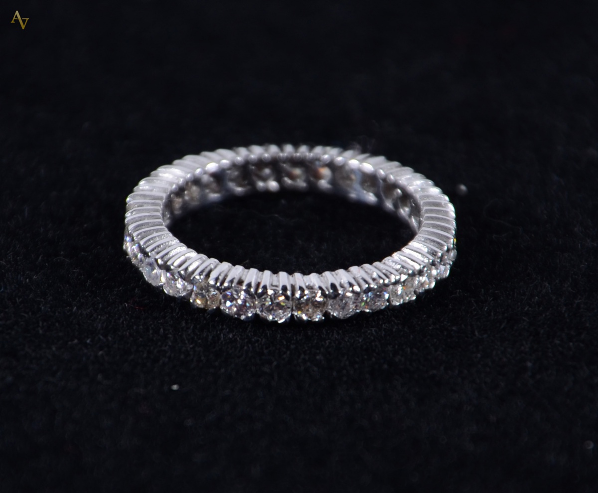 Aliança completa de brilhantes - 0,20 ct - peso 3.0 gr.