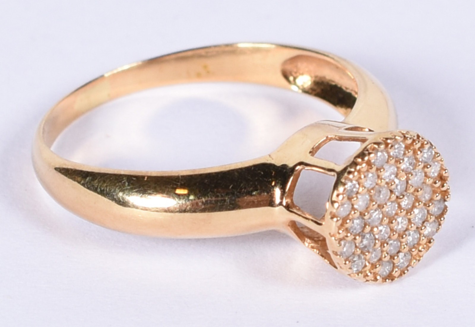 Anel de ouro 18 k feitio chuveiro com safiras brancas, aro 15 (Por... - foto 1 de 4