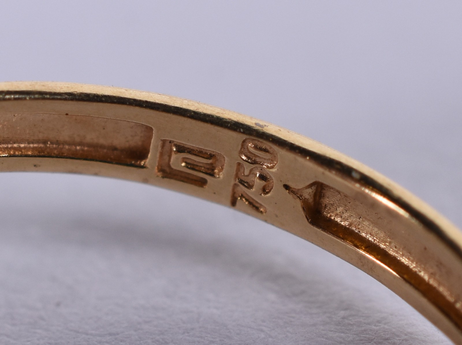 Anel de ouro 18k contraste 750 com cruz e safiras brancas, aro 17... - foto 4 de 4