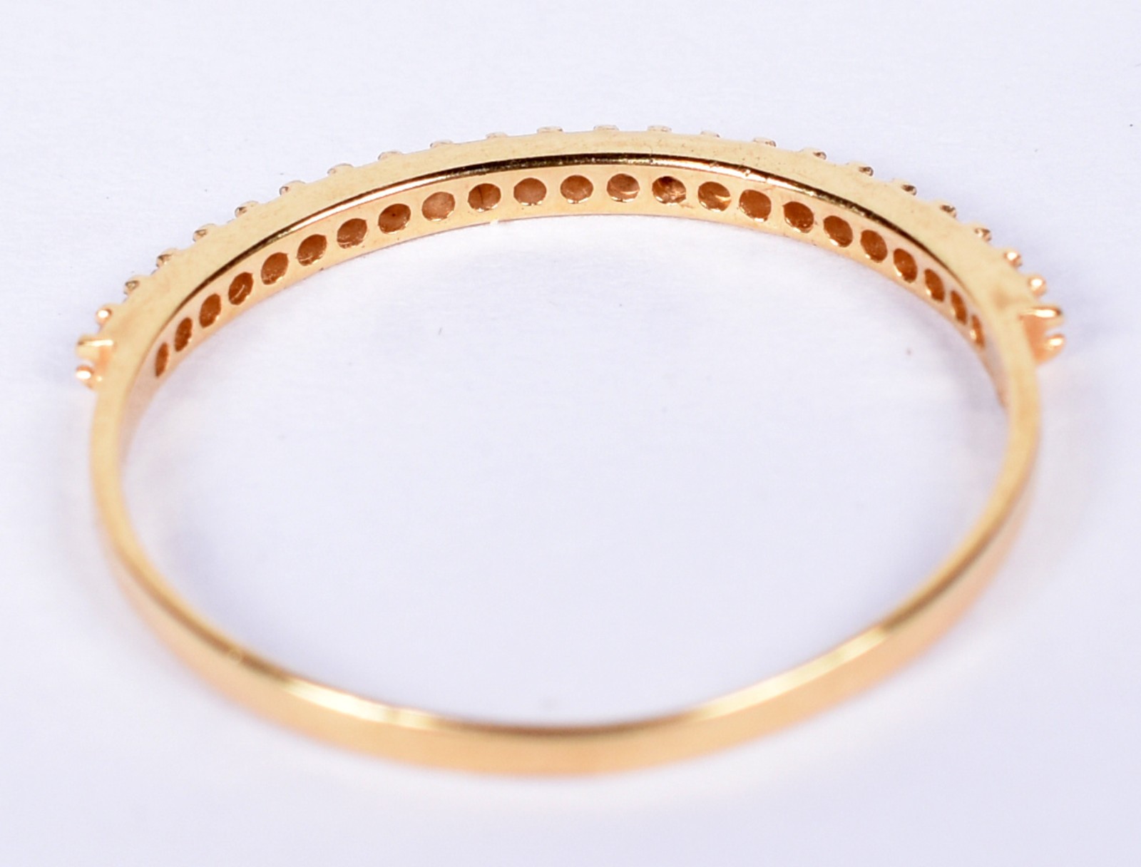 Anel de ouro 18 k contraste 750 com safiras brancas, aro 20 (Por... - foto 4 de 5