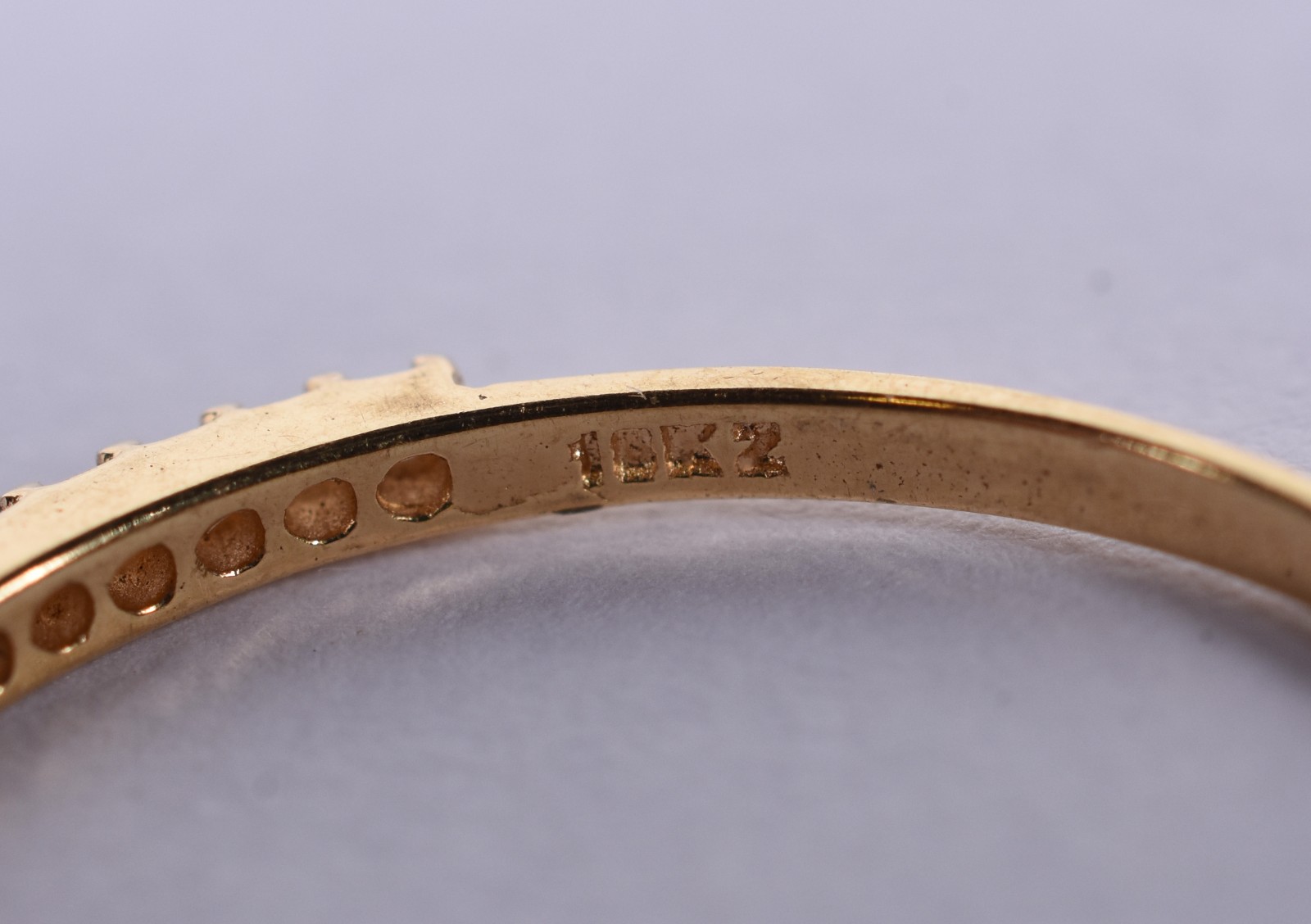 Anel de ouro 18 k contraste 750 com safiras brancas, aro 20 (Por... - foto 5 de 5