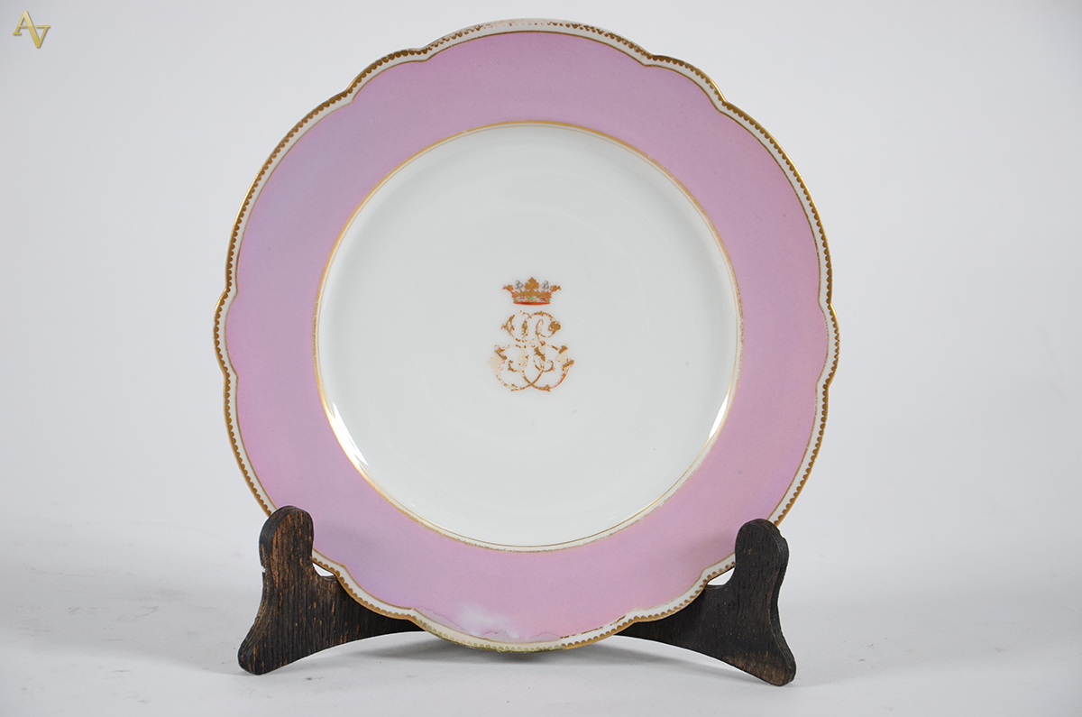 VISCONDE DE TAUNAY - Prato brazonado de porcelana francesa de Limoges... - foto 1 de 2