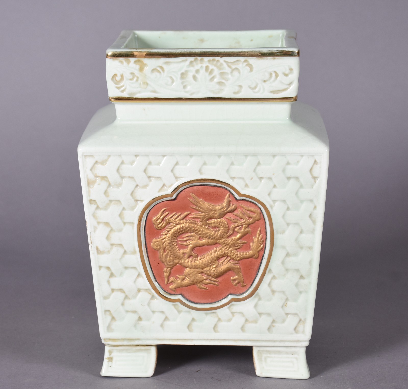 Vaso de porcelana decorado ao estilo oriental. - foto 5 de 9
