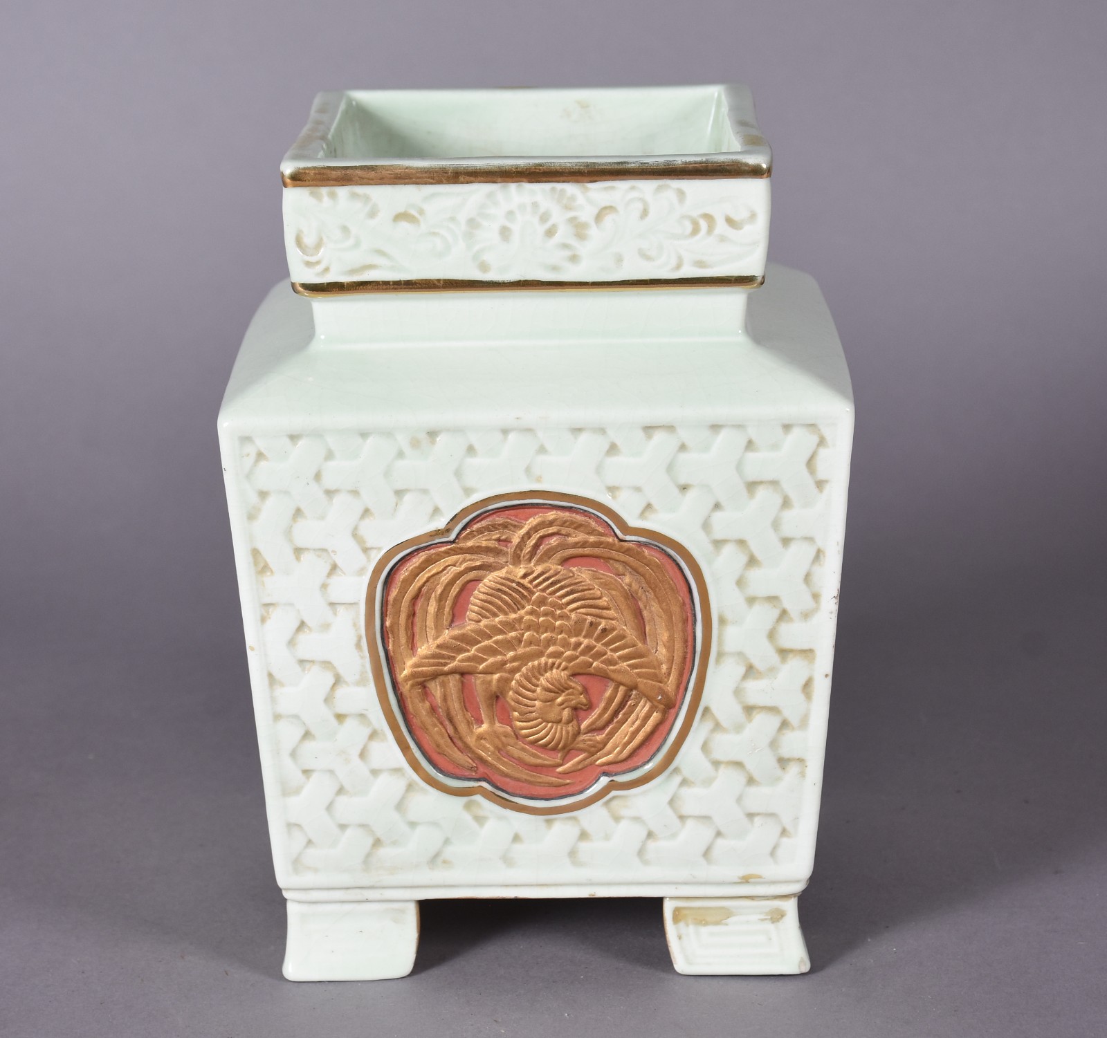 Vaso de porcelana decorado ao estilo oriental. - foto 6 de 9