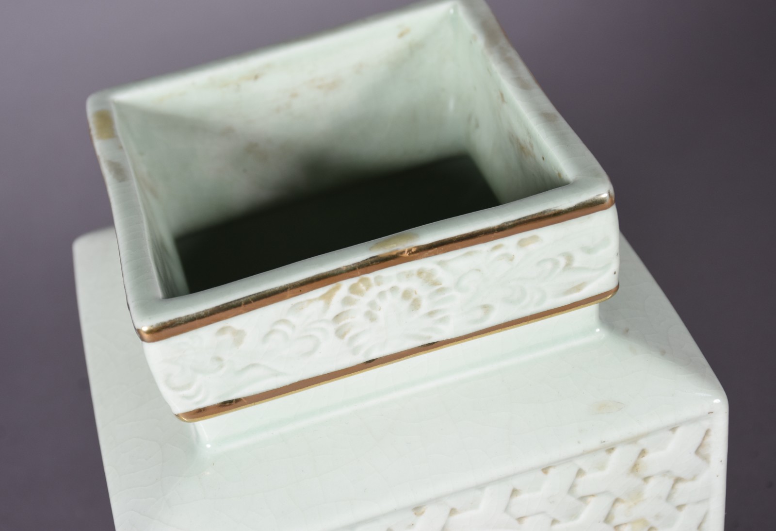 Vaso de porcelana decorado ao estilo oriental. - foto 8 de 9