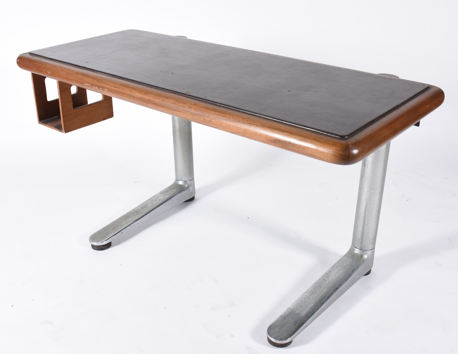 Mesa de escritório com tampo de madeira e pés de metal. Comprado na... - foto 1 de 5