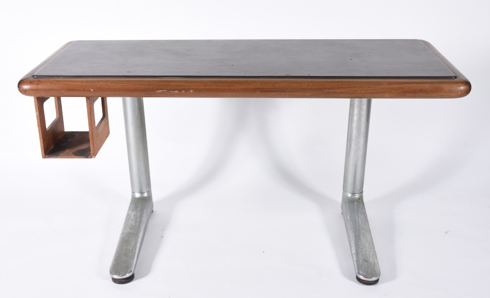 Mesa de escritório com tampo de madeira e pés de metal. Comprado na... - foto 2 de 5