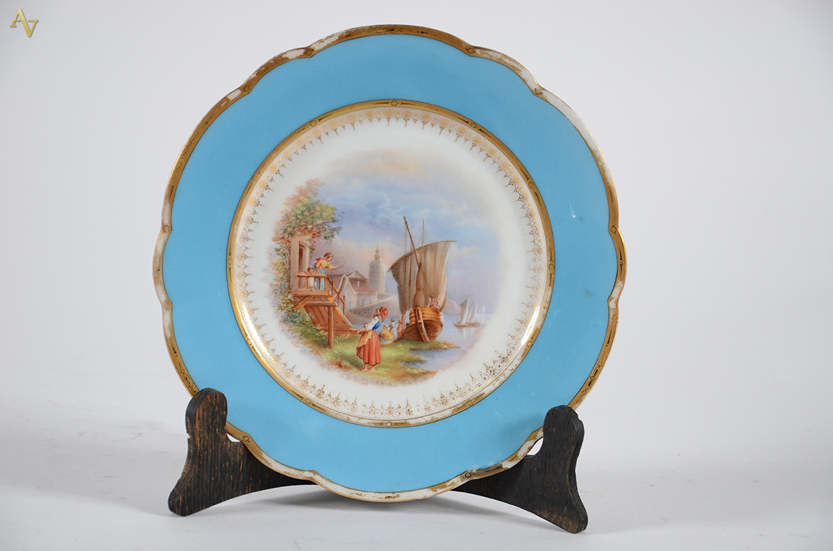 CONDE DE SÃO CLEMENTE - Prato de sobremesa de porcelana francesa...