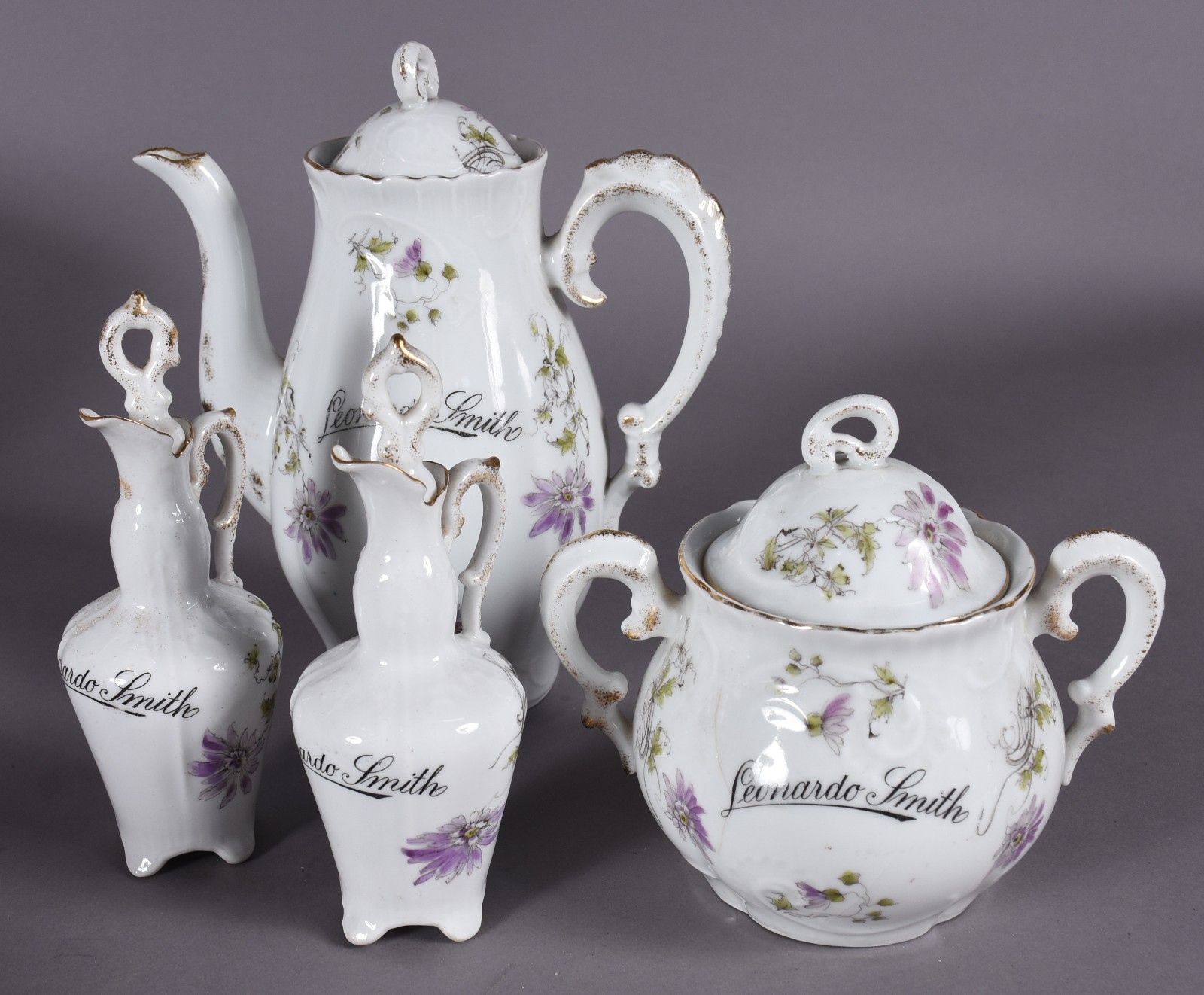 Aparelho de jantar de porcelana branca com flores em policromia e... - foto 3 de 8