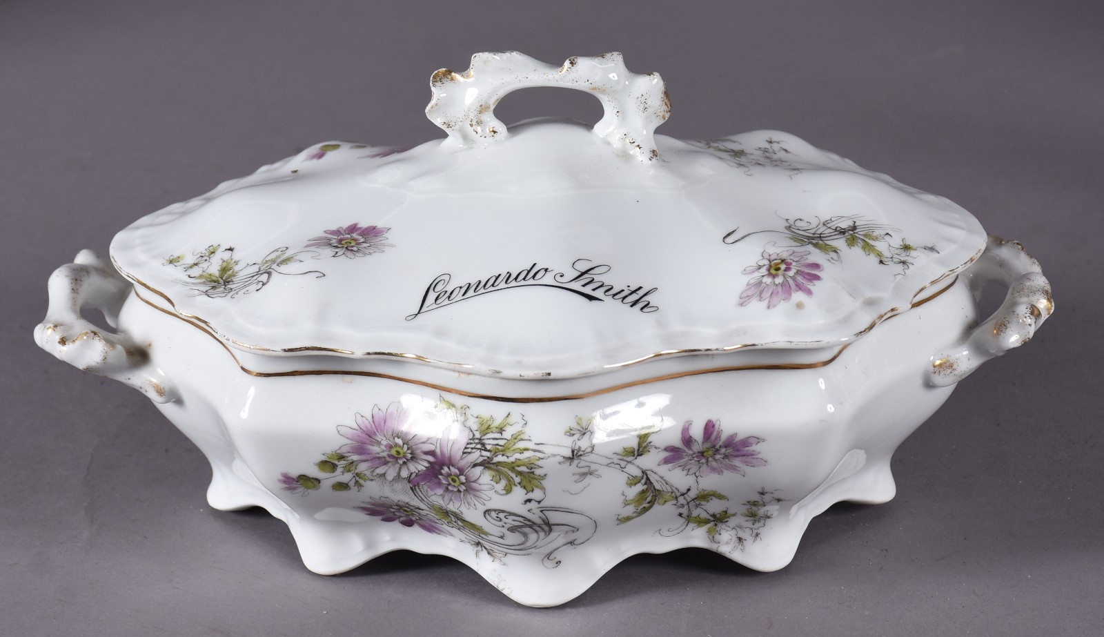 Aparelho de jantar de porcelana branca com flores em policromia e... - foto 4 de 8