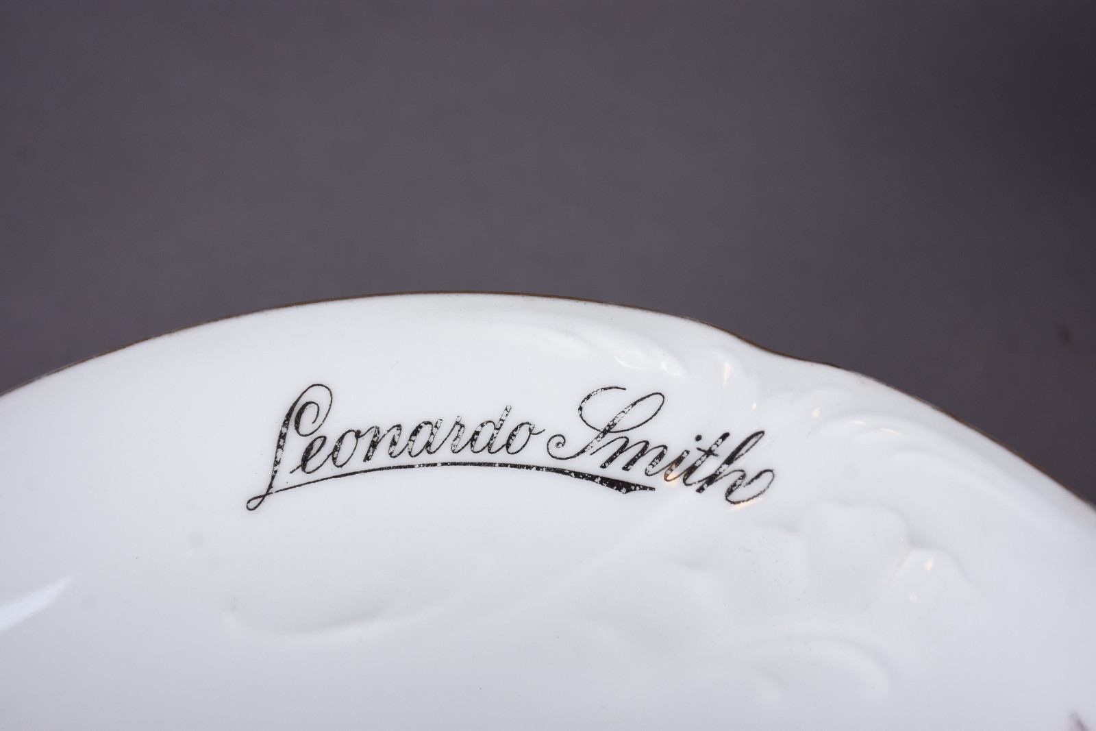 Aparelho de jantar de porcelana branca com flores em policromia e... - foto 8 de 8