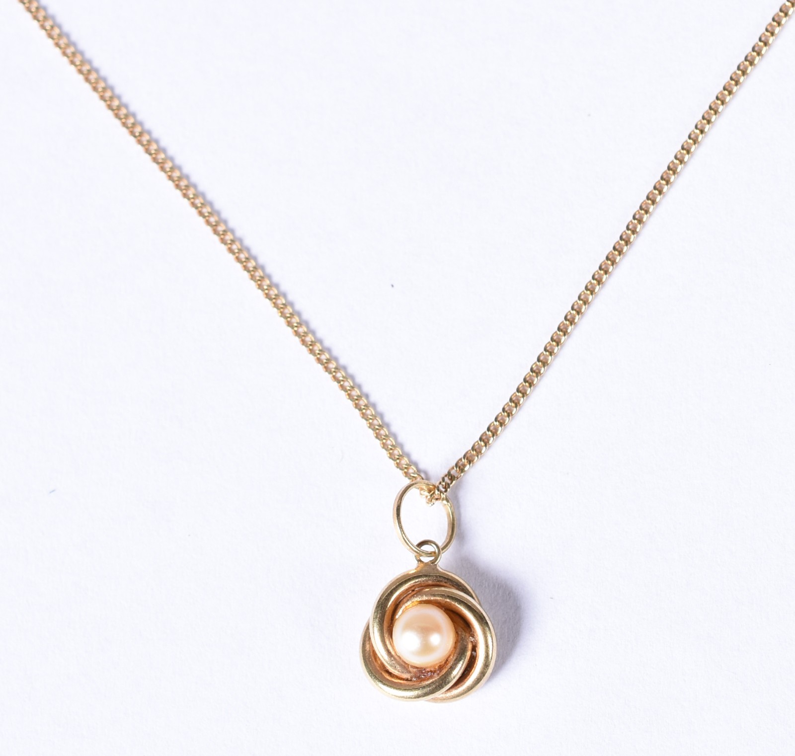 Colar de ouro 18k contraste 750, pingente com perola (Por motivos de... - foto 1 de 4