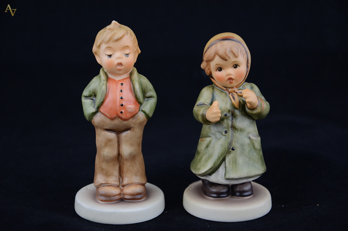 GOEBEL - Duas figuras de porcelana representando crianças. Altura 10... - foto 1 de 2