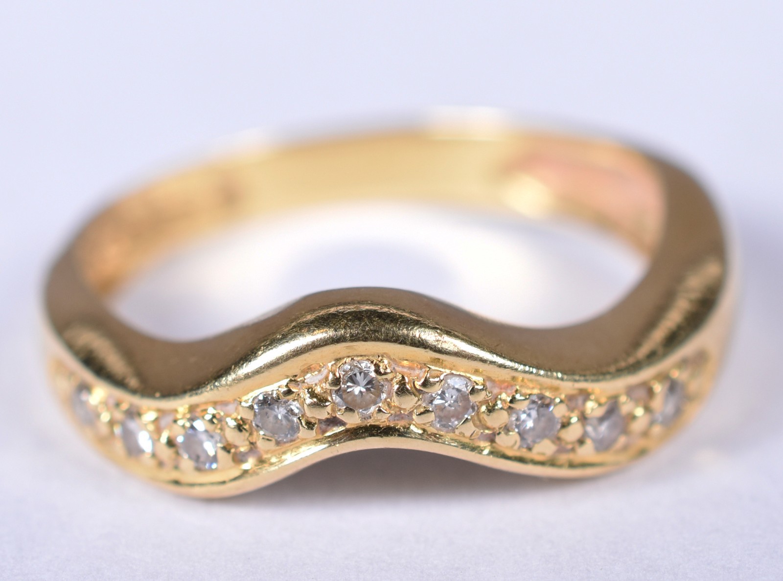 Anel de ouro 18k contraste 750 com 9 brilhantes, aro 17 (Por motivos... - foto 1 de 5