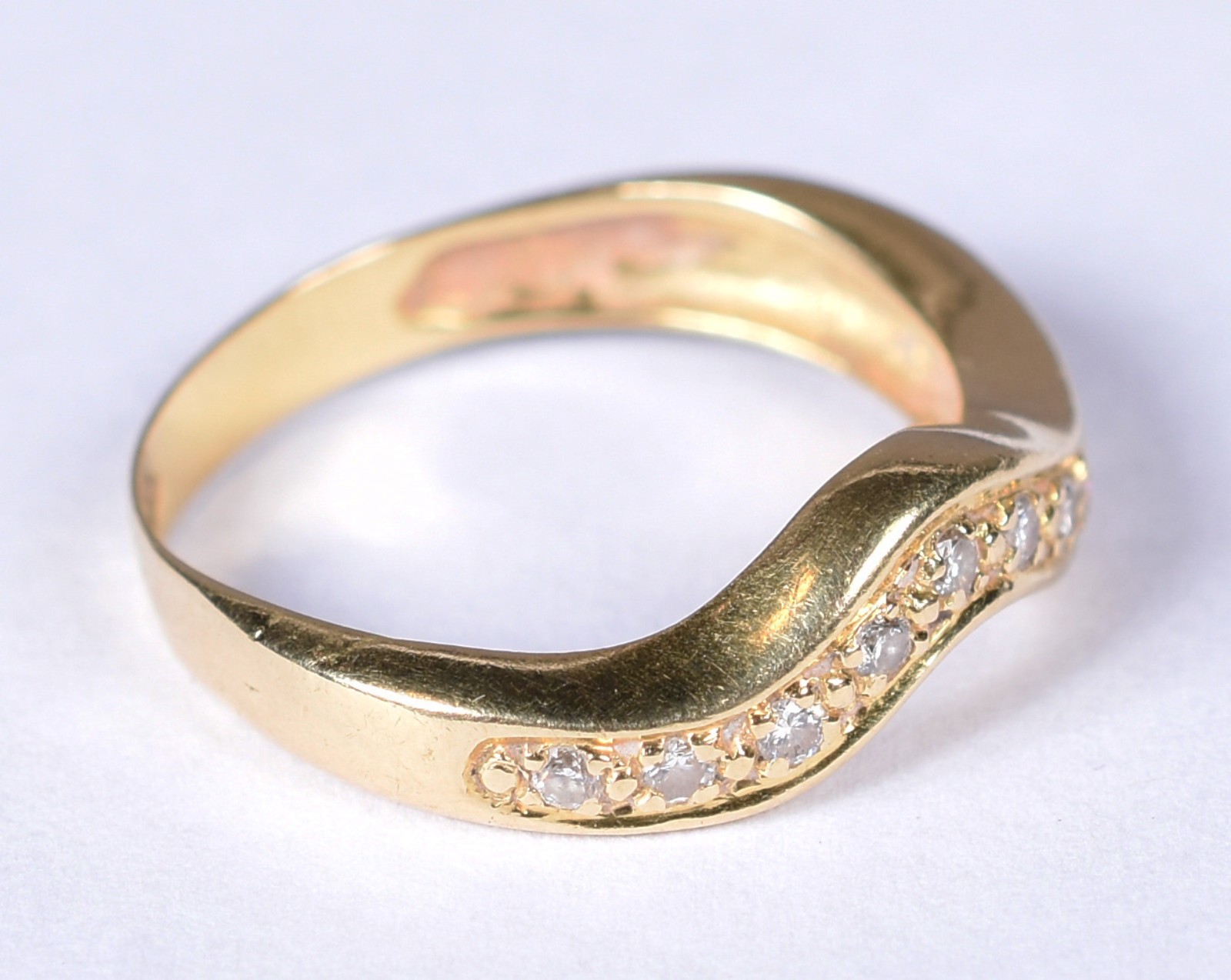 Anel de ouro 18k contraste 750 com 9 brilhantes, aro 17 (Por motivos... - foto 2 de 5
