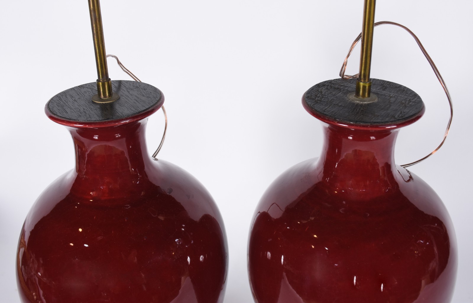 Par de abatjoures de porcelana oriental "sangue de boi", flambé, com... - foto 4 de 4