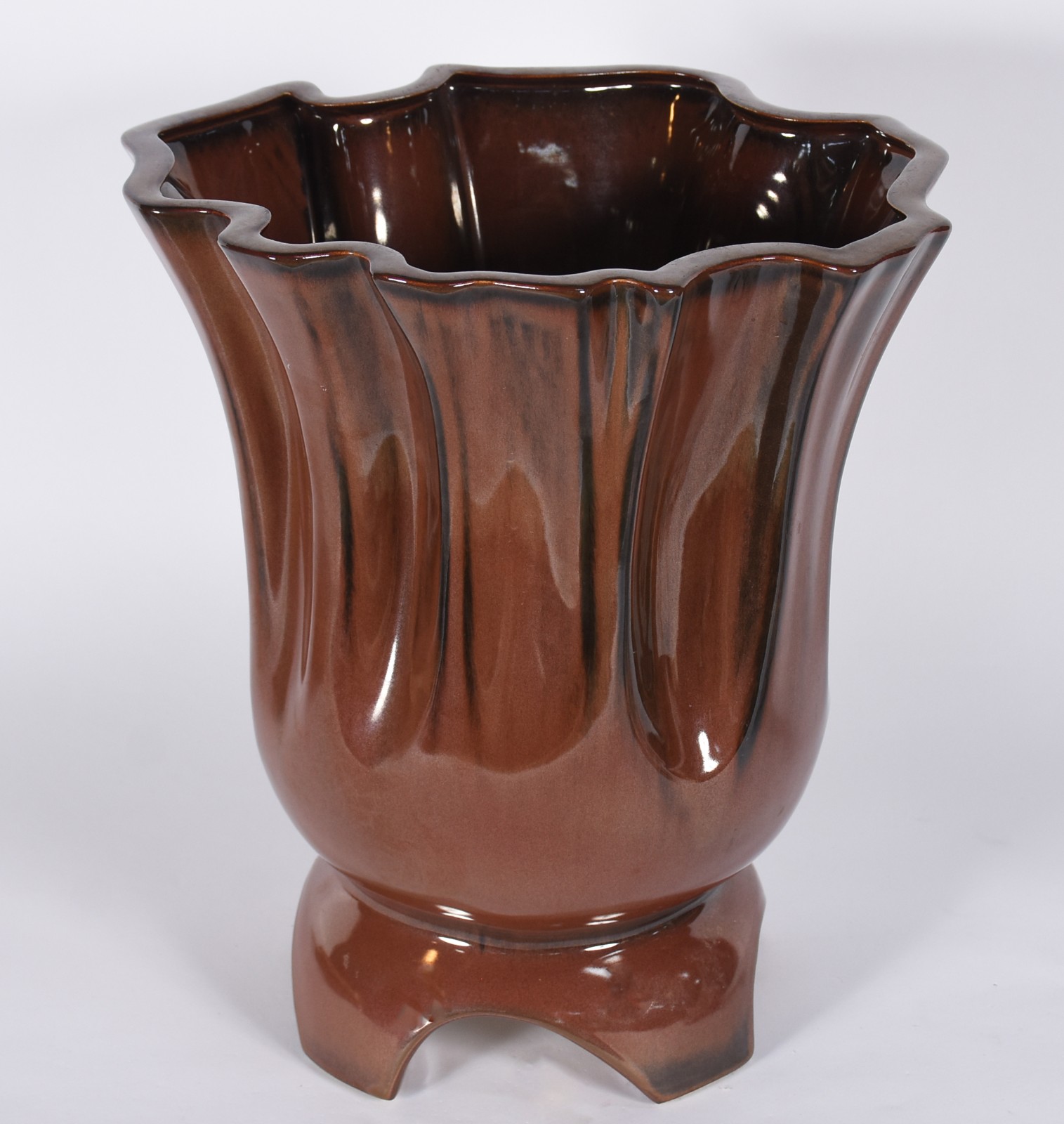 Vaso de porcelana na cor marrom furta cor. - foto 1 de 5
