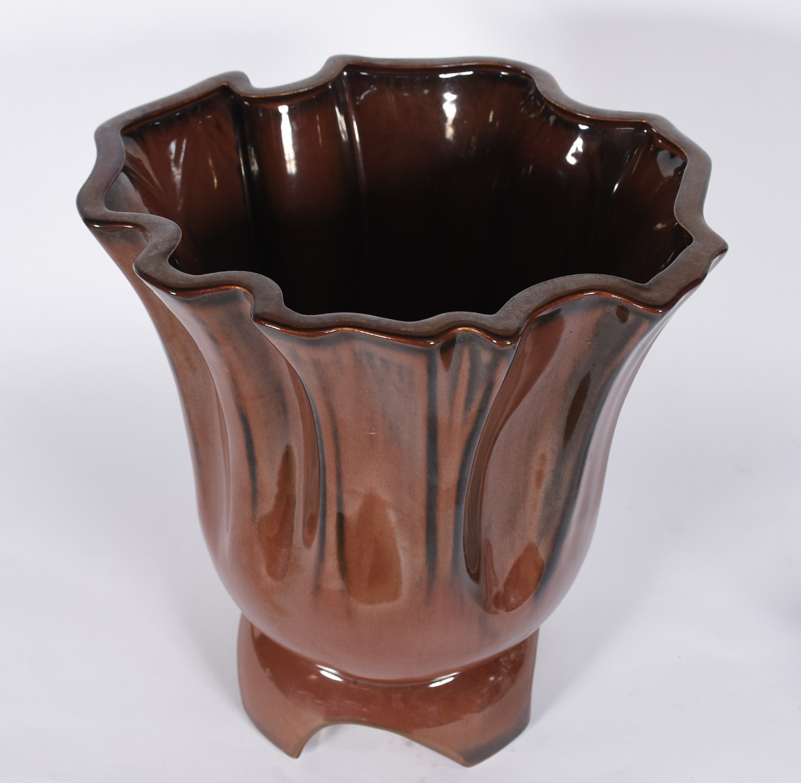 Vaso de porcelana na cor marrom furta cor. - foto 2 de 5