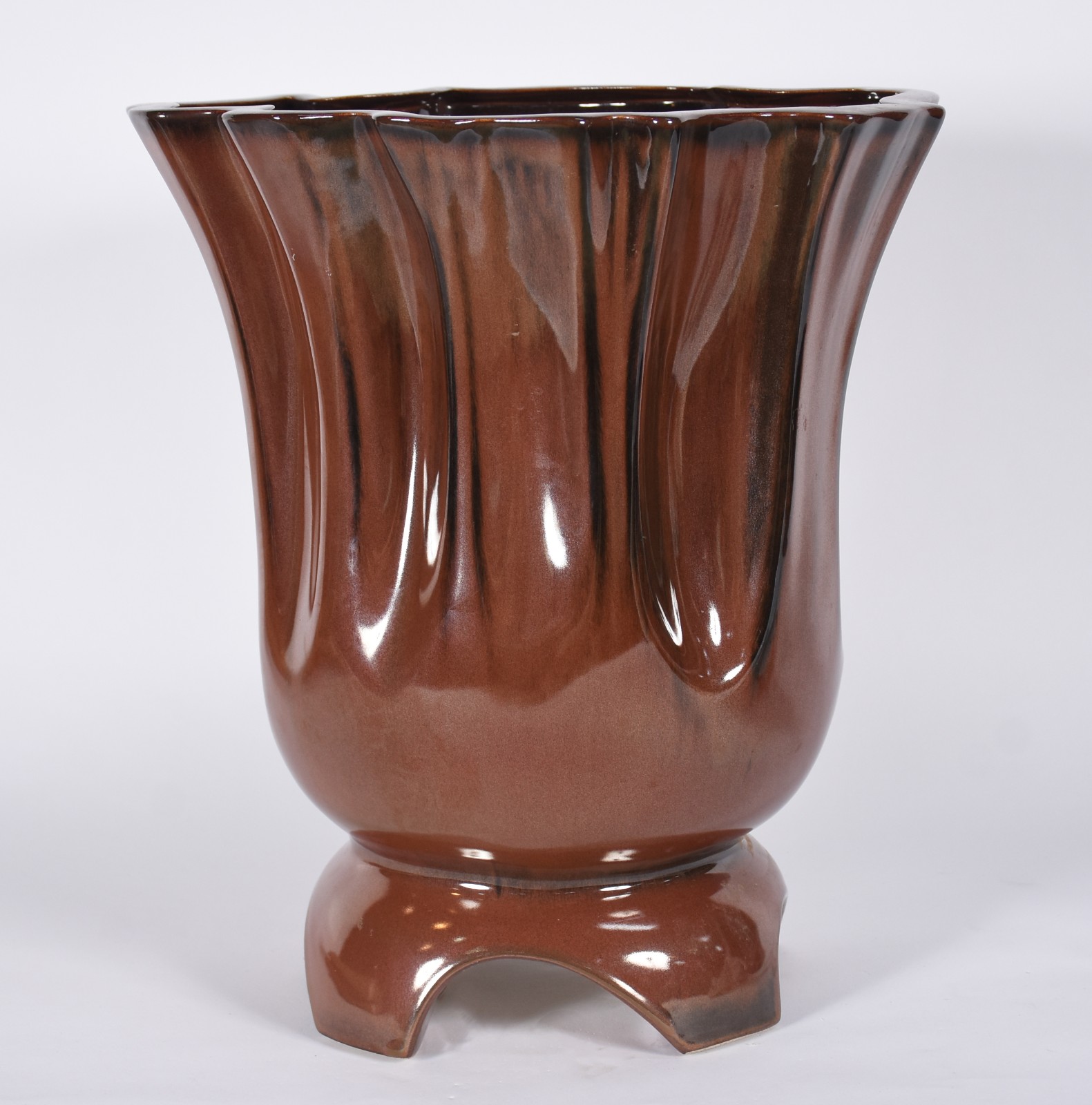 Vaso de porcelana na cor marrom furta cor. - foto 3 de 5