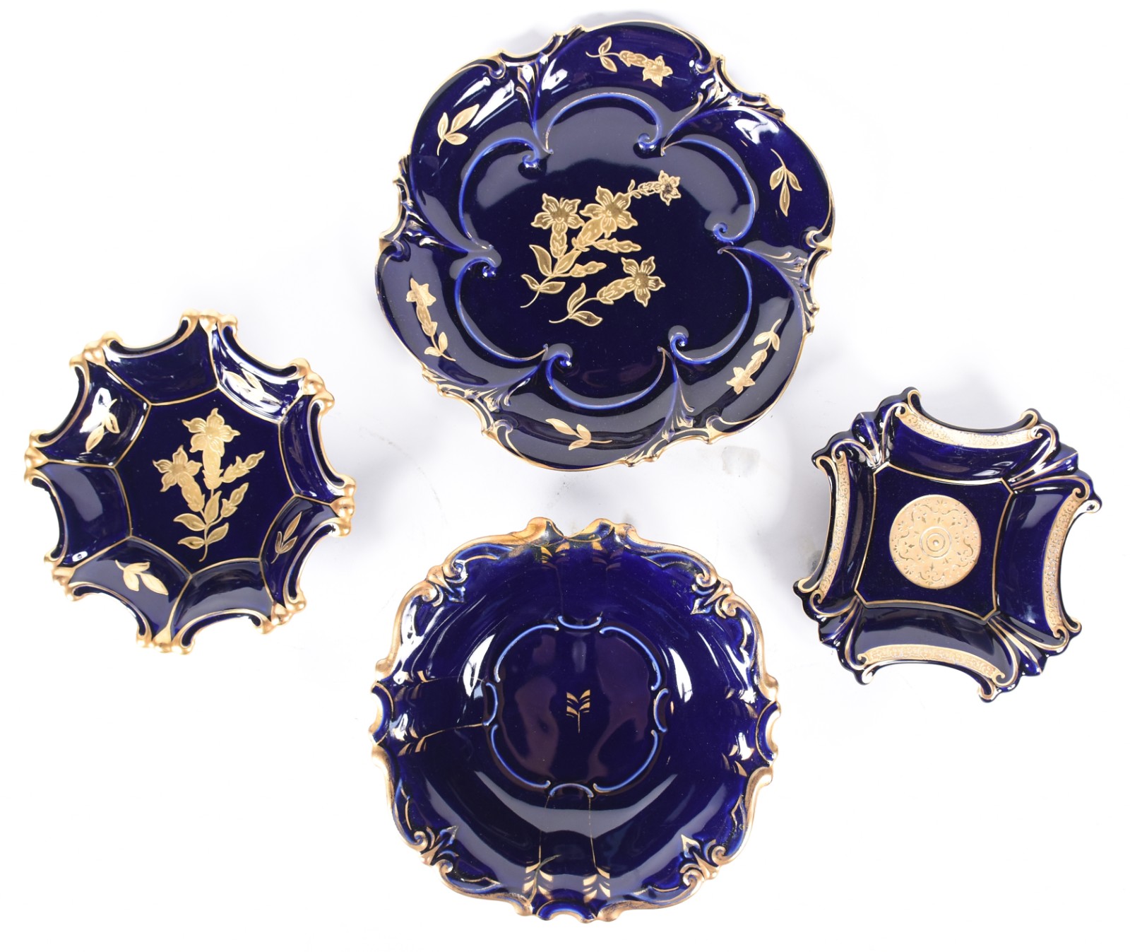 Quatro travessas de porcelana azul cobalto e dourado, marca JLMenau... - foto 3 de 4