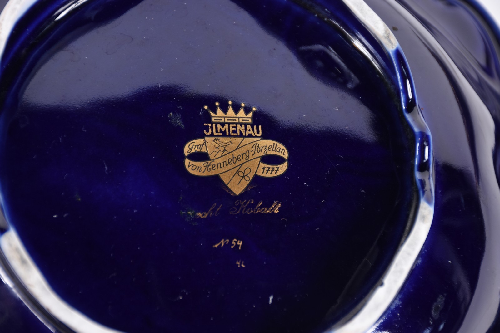 Quatro travessas de porcelana azul cobalto e dourado, marca JLMenau... - foto 4 de 4