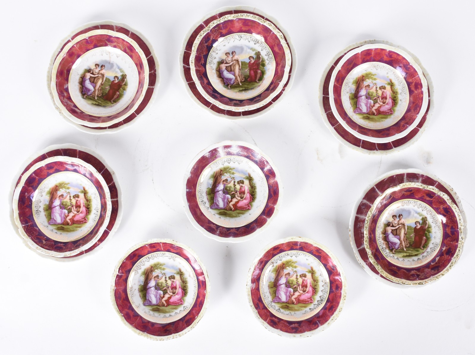 Oito bowls com cinco pratinhos de porcelana decorada com cenas... - foto 2 de 10