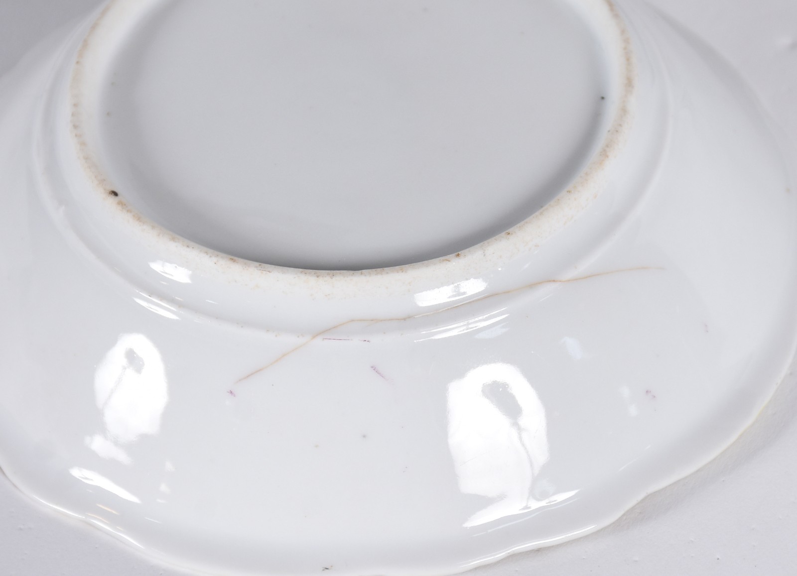 Oito bowls com cinco pratinhos de porcelana decorada com cenas... - foto 5 de 10