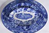 Aparelho de jantar de faiança inglesa azul e br... - Aparelho de jantar de faiança inglesa azul e branca, Enoch Woods, English Scenery, composto de: 21 pratos rasos, 12 pratos fundos, 12 de sobreme...