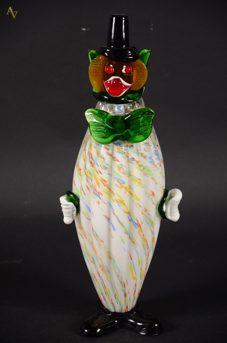 Palhaço de murano na cor branco mesclado. Alt. 40 cm.