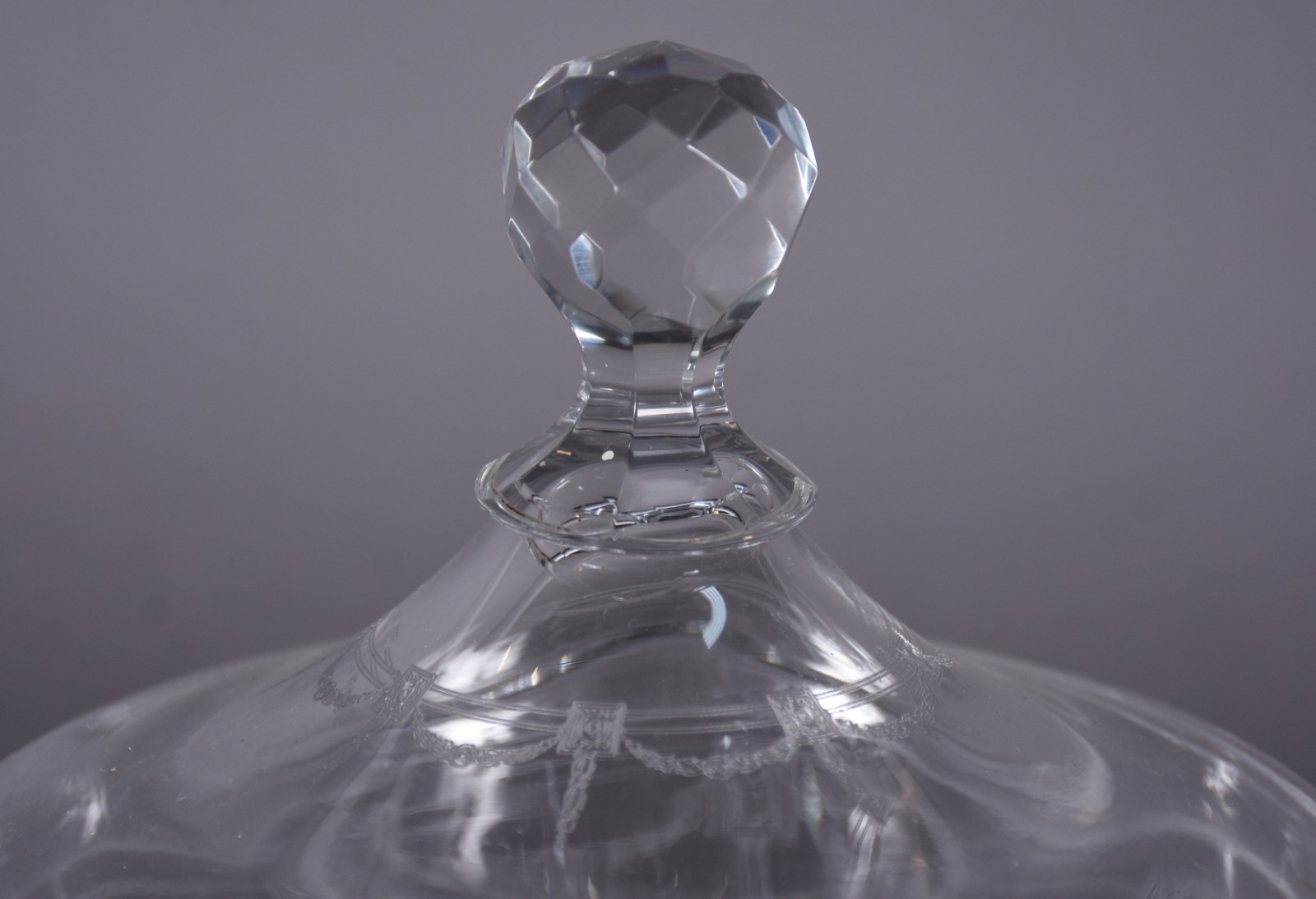 Compoteira de cristal frances Saint Louis lavrado com guirlandas. - foto 3 de 5